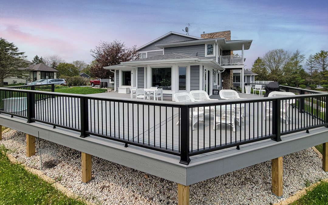 Enhance Your Outdoor Living Space With a Custom-Built Deck